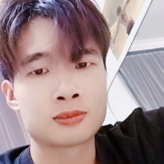 李展飞