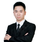 李小鹏