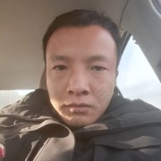 李依臣