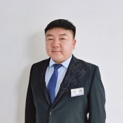 任伟