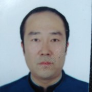 张震
