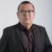 姜本龙