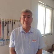 翟士英