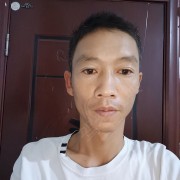 黄伟