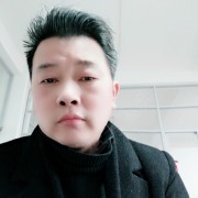 周四龙
