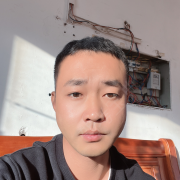 李志伟