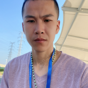 何江明