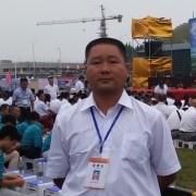 李伟