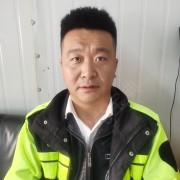 张坤