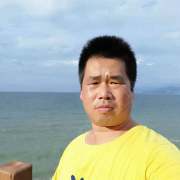 李伟亮