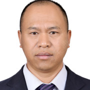 戍雪东