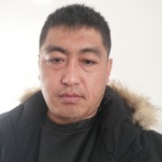 李亮