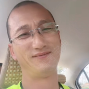 黄健