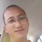 黄健