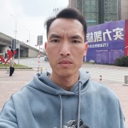 李建荣