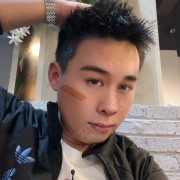 卿小亮