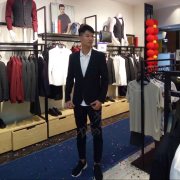 劳加康