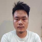 何伯勇