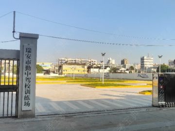 勤中驾校