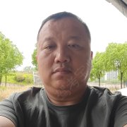 王殳飛