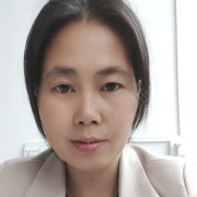 丘柳英
