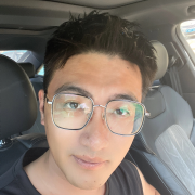 李君