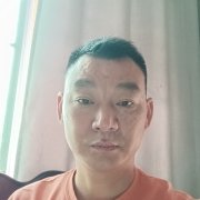 万伟