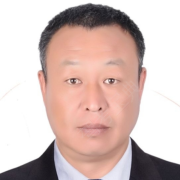 王明
