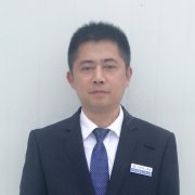 李伟