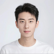 李亮