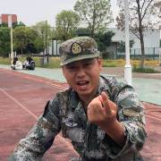 李强