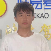 邓朋怡